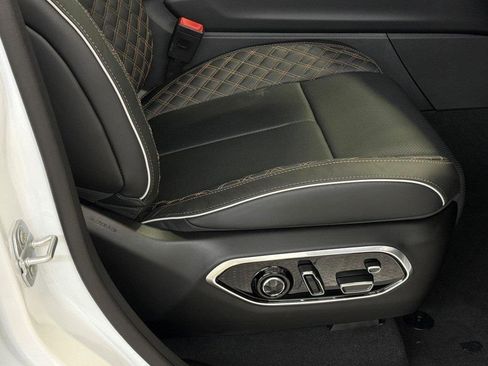 New 2025 Jeep Grand Cherokee Summit image 18