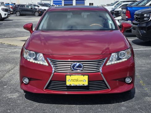 Used 2014 Lexus ES 300h w/ Luxury Package w/Bamboo Trim FWD image 2