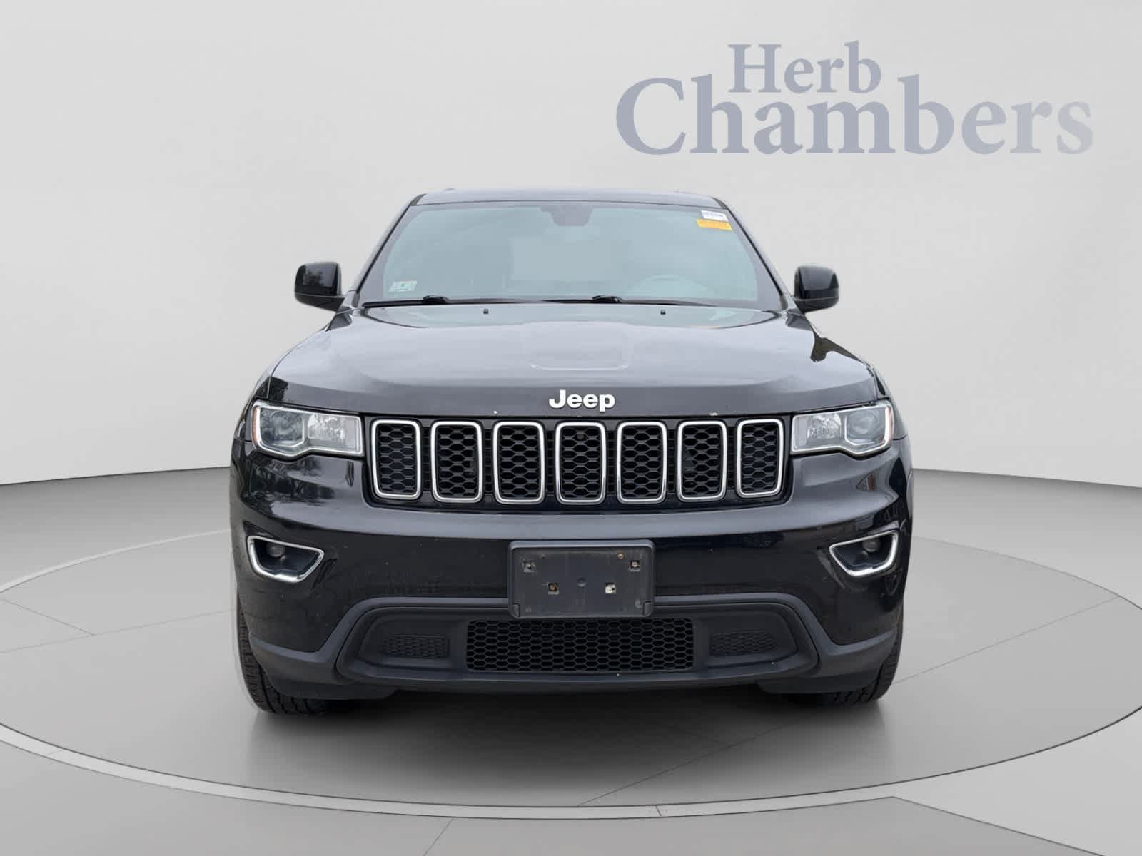Used 2018 Jeep Grand Cherokee Laredo AWD/4WD image 2