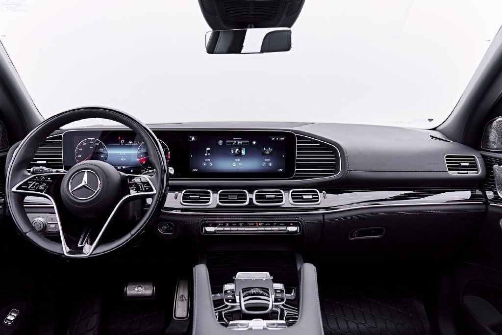 Used 2024 Mercedes-Benz Maybach GLS 600 4MATIC image 82