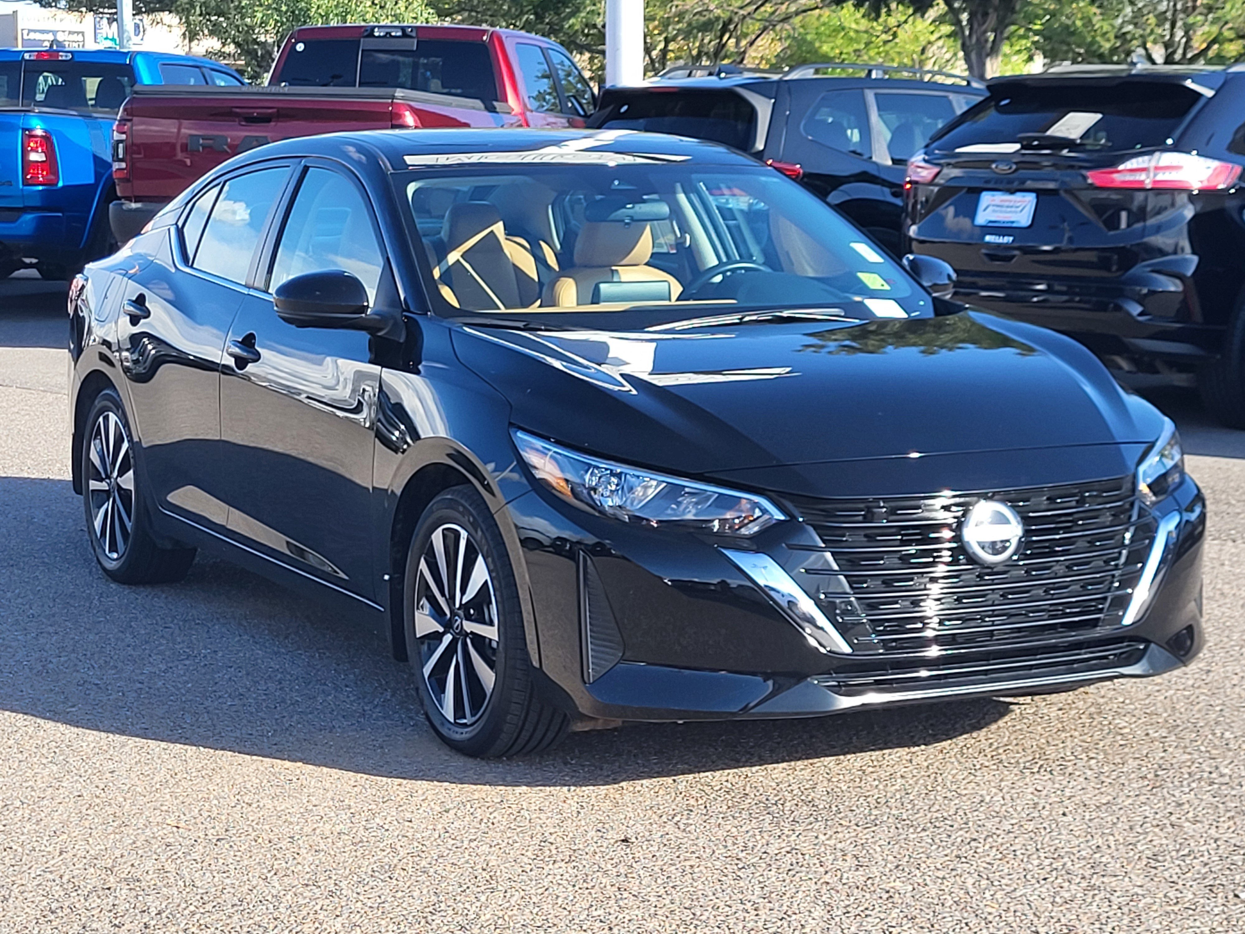 Used 2025 Nissan Sentra SV w/ SV Premium Package FWD image 3