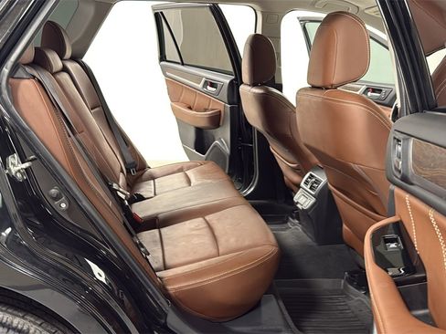 Used 2019 Subaru Outback 3.6R Touring w/ Popular Package #3A image 17