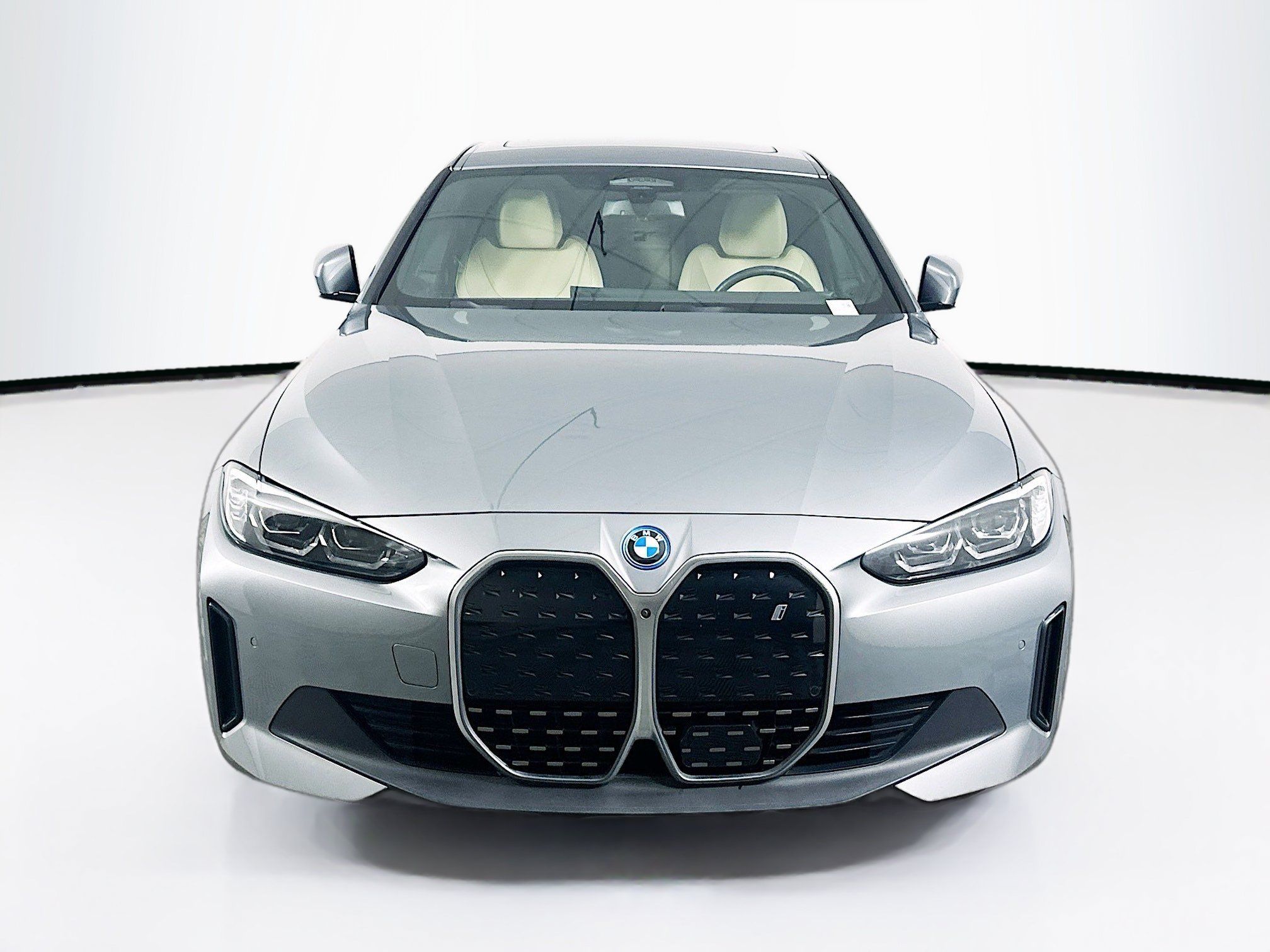 Used 2024 BMW i4 eDrive35 w/ Premium Package RWD image 2
