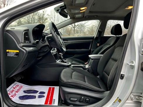 Used 2017 Hyundai Elantra Value Edition w/ Cargo Package image 13