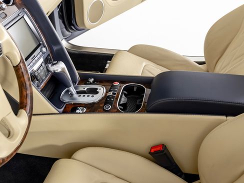 Used 2014 Bentley Continental GT image 23
