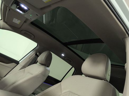 Used 2024 Volkswagen Atlas SEL Premium R-Line image 19