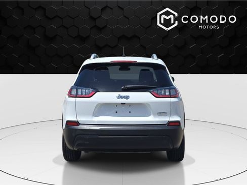Used 2019 Jeep Cherokee Latitude w/ Cold Weather Group FWD image 4