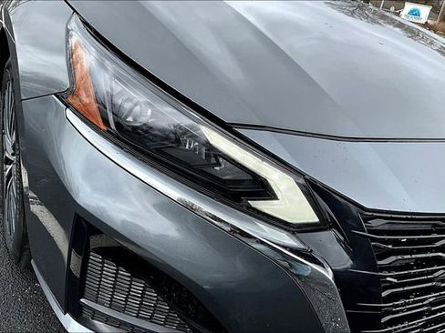 Used 2025 Nissan Altima 2.5 SV FWD image 28