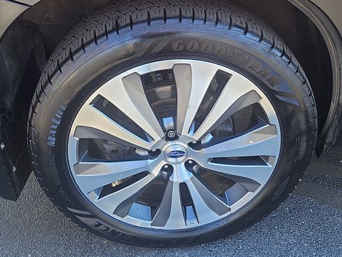 Used 2020 Subaru Ascent Premium w/ Sport Package AWD/4WD image 29