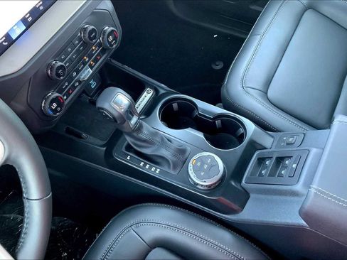 Used 2025 Ford Bronco Outer Banks AWD/4WD image 5
