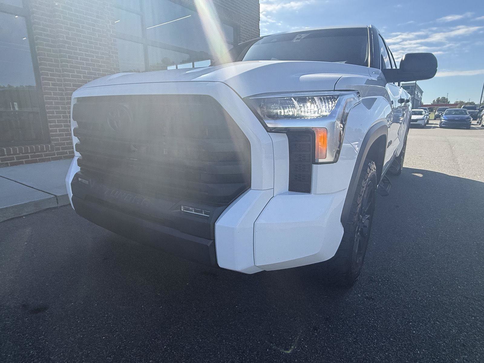 Used 2022 Toyota Tundra SR5 AWD/4WD image 27