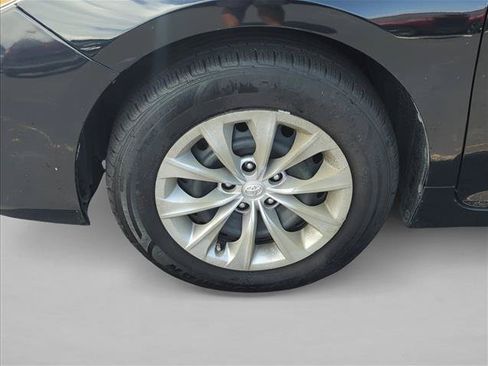 Used 2017 Toyota Camry LE FWD image 26