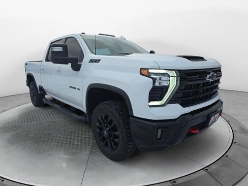 Used 2025 Chevrolet Silverado 2500 LTZ w/ LTZ Plus Package image 7