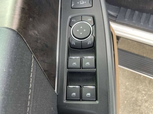 Used 2024 Ford F350 Lariat w/ Lariat Ultimate Package image 16