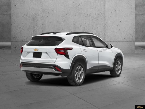 New 2026 Chevrolet Trax ACTIV w/ Sunroof Package image 2