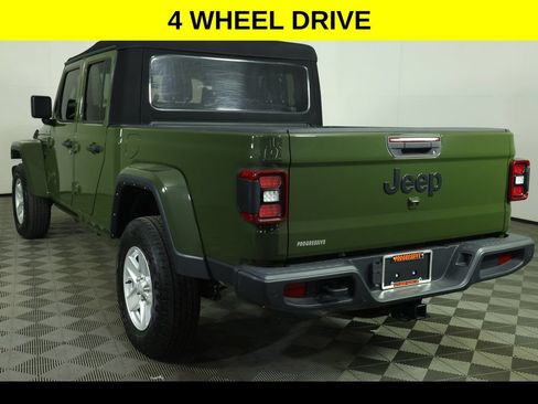 Used 2022 Jeep Gladiator Sport AWD/4WD image 5