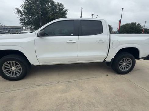 Used 2023 Chevrolet Colorado LT w/ LT Convenience Package II AWD/4WD image 5