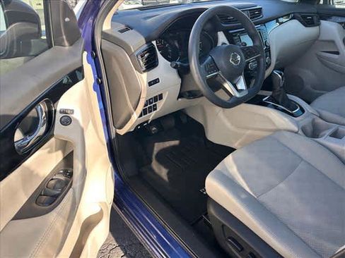 Used 2020 Nissan Rogue Sport SV image 9