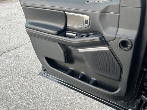 New 2025 Ford Expedition Max Platinum w/ Driver's Package image 16