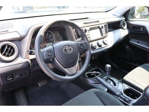 Used 2016 Toyota RAV4 LE FWD image 13