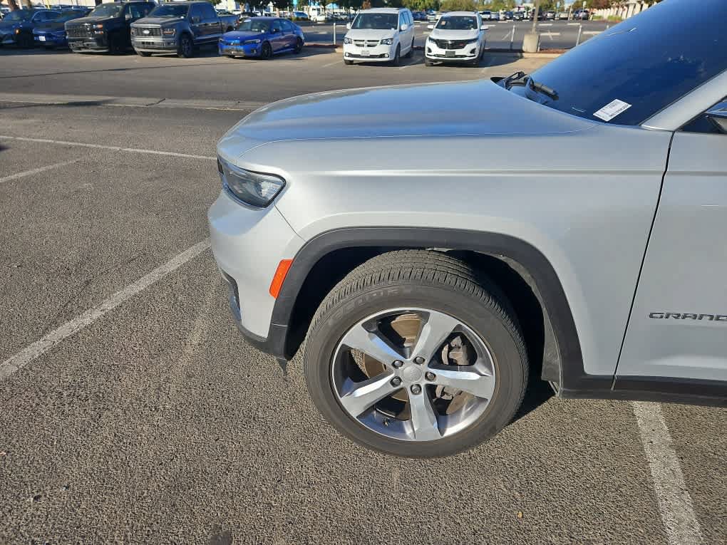 Used 2021 Jeep Grand Cherokee L Limited RWD image 3