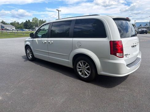 Used 2014 Dodge Grand Caravan SXT w/ Rear Park Assist Package FWD image 8