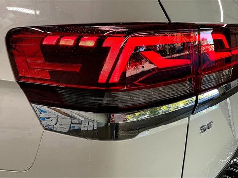 New 2026 Volkswagen Atlas SE image 24