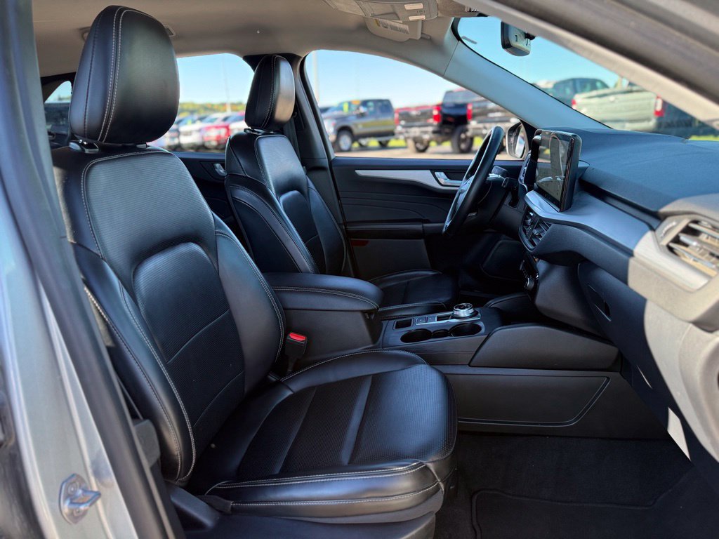 Used 2024 Ford Escape Platinum AWD/4WD image 16