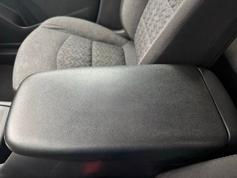 Used 2024 Chevrolet Equinox LT image 28