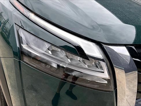 Used 2024 Nissan Pathfinder Platinum w/ Cargo Package image 25