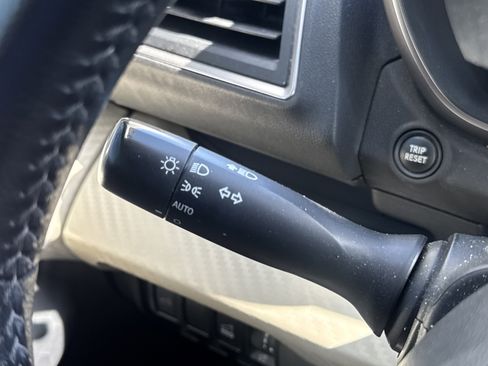 Used 2019 Subaru Ascent Premium image 16