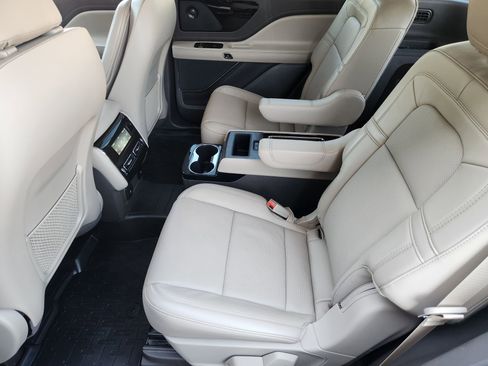 Used 2021 Lincoln Aviator Reserve w/ Equipment Group 201A image 29