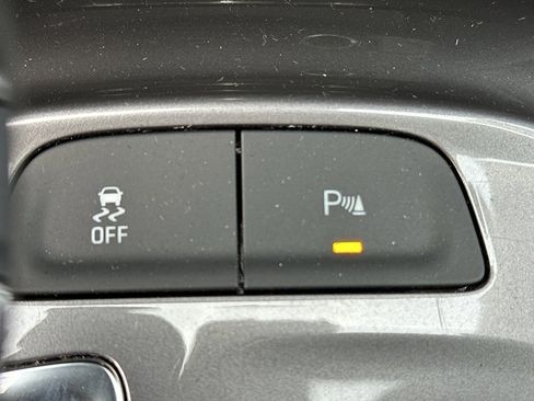 Used 2025 Chevrolet Malibu LT image 24