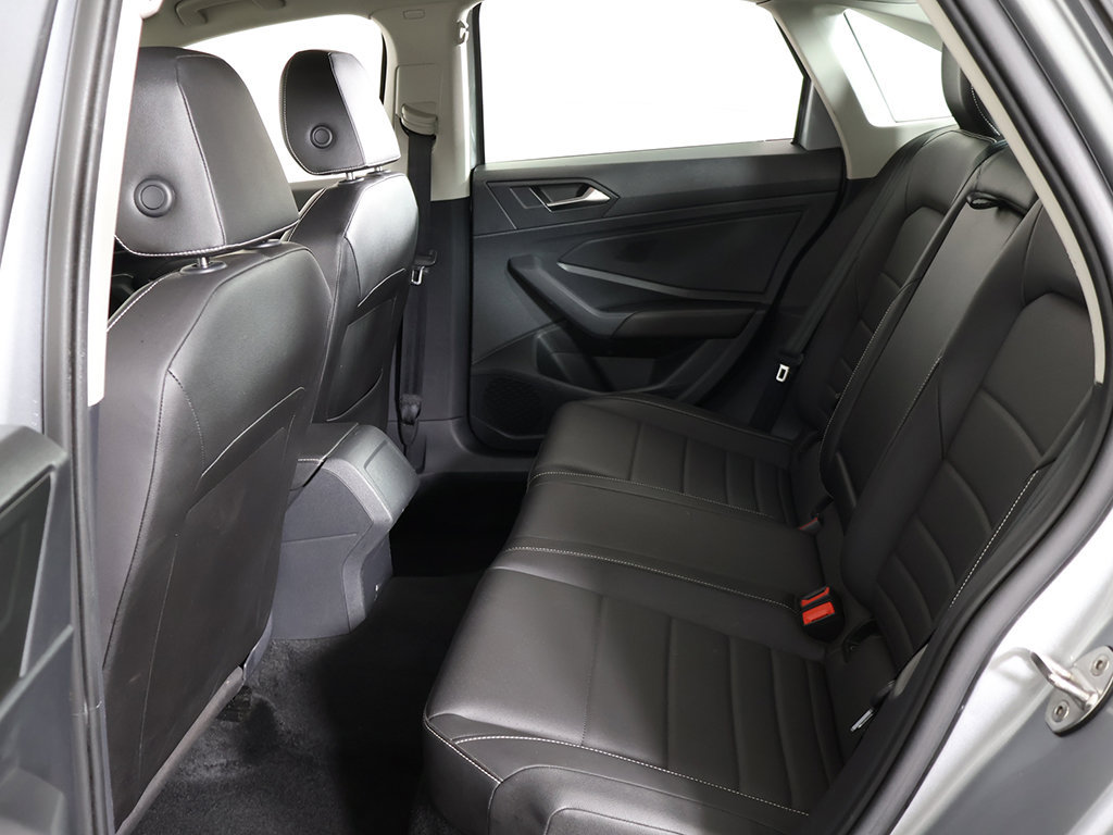 Used 2023 Volkswagen Jetta SE FWD image 32