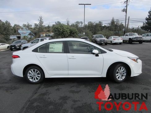 New 2026 Toyota Corolla LE image 2