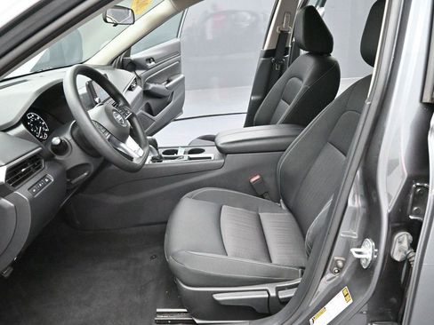 Used 2022 Nissan Altima 2.5 S FWD image 12
