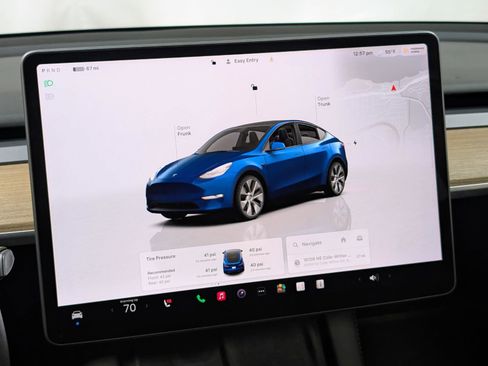 Used 2023 Tesla Model Y Long Range image 35