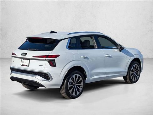 New 2026 Audi Q3 quattro 2.0T AWD/4WD image 2