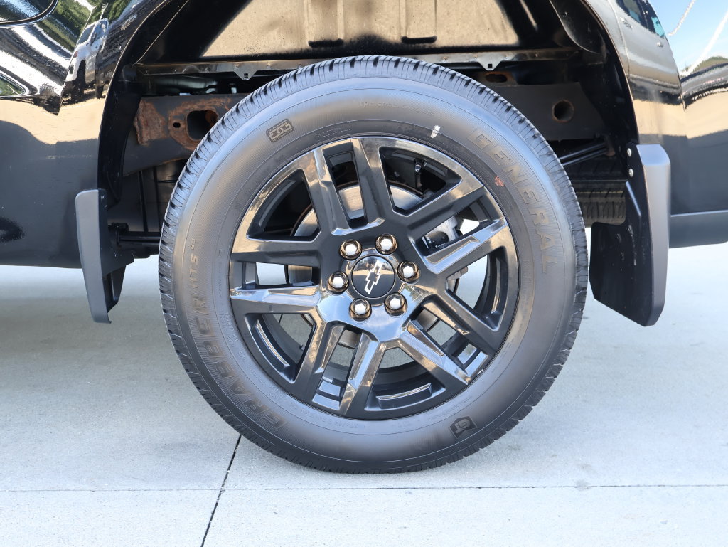 Used 2023 Chevrolet Silverado 1500 Custom AWD/4WD image 44