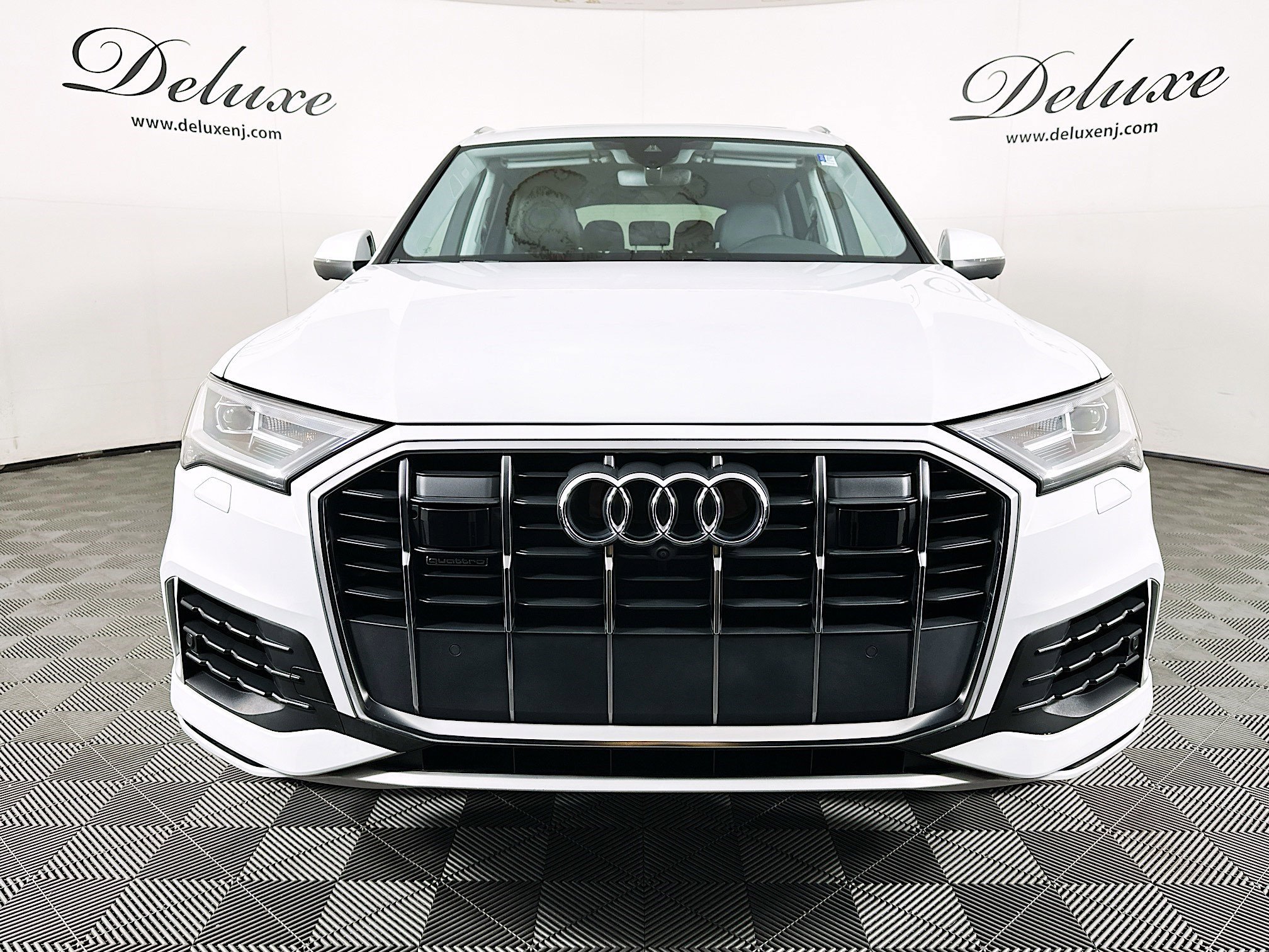 Used 2023 Audi Q7 3.0T Premium Plus AWD/4WD image 2