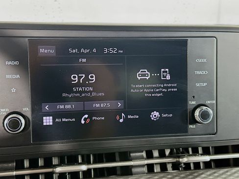 Used 2024 Kia Carnival LX image 21