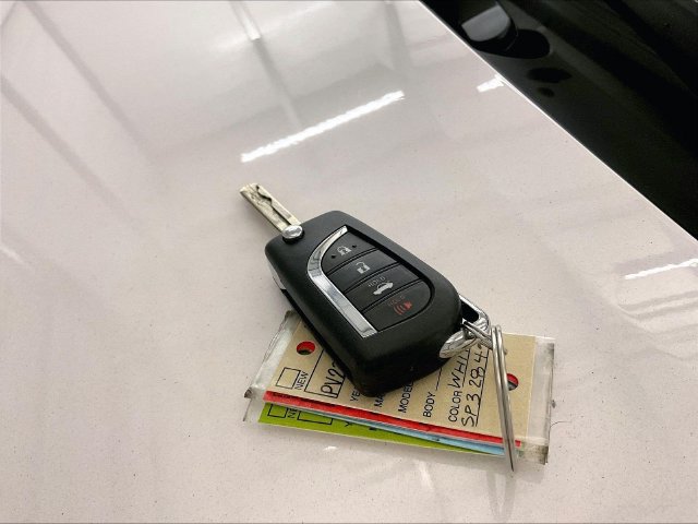 Used 2025 Toyota Corolla LE FWD image 9