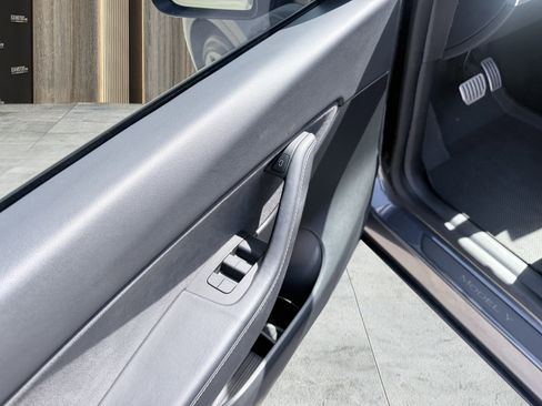 Used 2022 Tesla Model Y Performance image 20