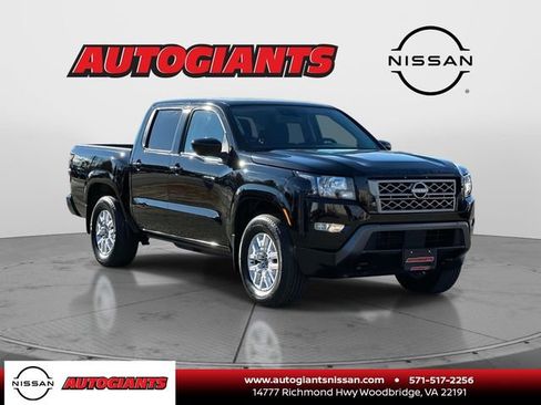 Used 2022 Nissan Frontier SV image 1