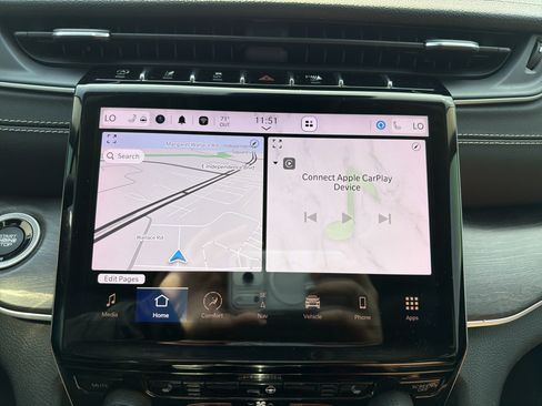 Used 2022 Jeep Grand Cherokee L Limited image 23