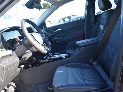 New 2026 Chevrolet Trax LT w/ Sunroof Package image 23