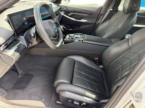 Used 2024 BMW i5 eDrive40i w/ Premium Package RWD image 23