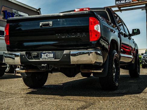 Used 2018 Toyota Tundra SR5 AWD/4WD image 3