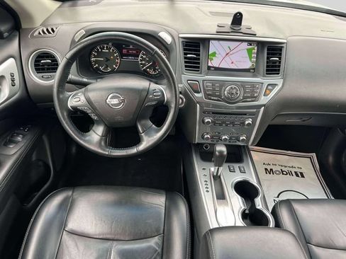 Used 2020 Nissan Pathfinder SL FWD image 13