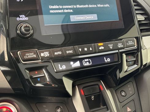 Used 2018 Honda Odyssey Touring image 9